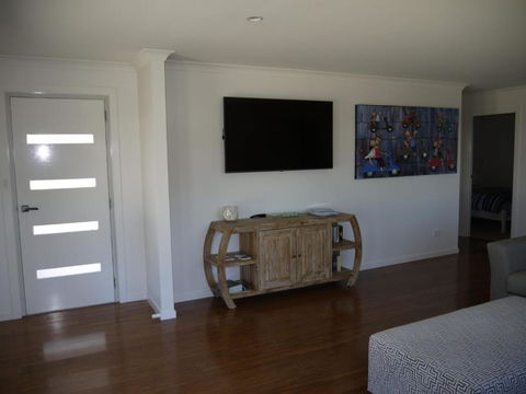Westwood Villas Bridport - QLD Tourism 3