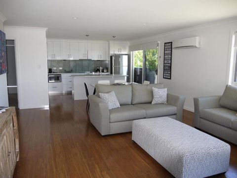 Westwood Villas Bridport - QLD Tourism 4