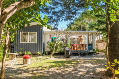 A SWEET ESCAPE Beachcombers Cottage Beachfront - Queensland Tourism 5