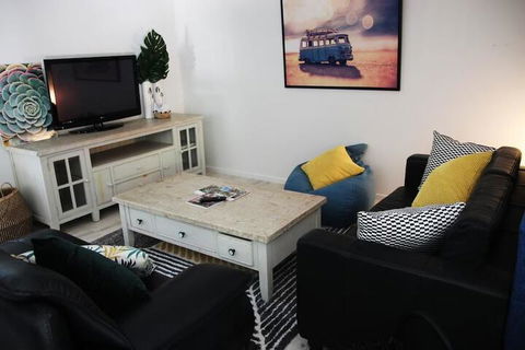 Yeppoon Beachhouse - Hostel - QLD Tourism 4