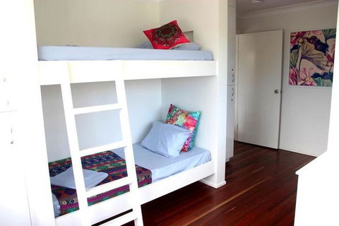 Yeppoon Beachhouse - Hostel - QLD Tourism 7
