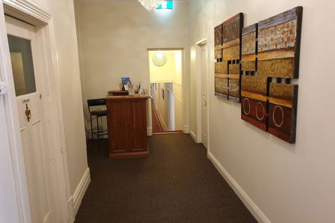Balcony On Sixth Lodge - Queensland Tourism 6
