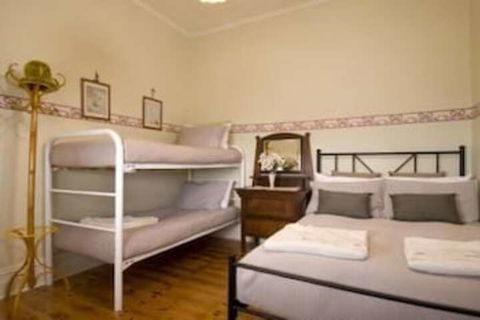 Charlie Bates Cottage - Queensland Tourism 4