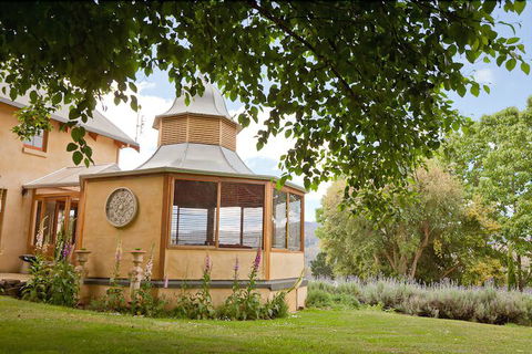 Kentisbury Country House - QLD Tourism 1