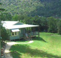 Singletons Retreat - Queensland Tourism