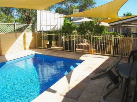 White Gum Motel - Queensland Tourism 0