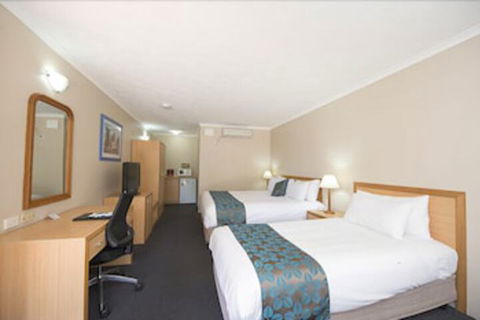 Harbour Sails Motor Inn - Queensland Tourism 6