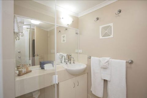 Harbour Sails Motor Inn - Queensland Tourism 4
