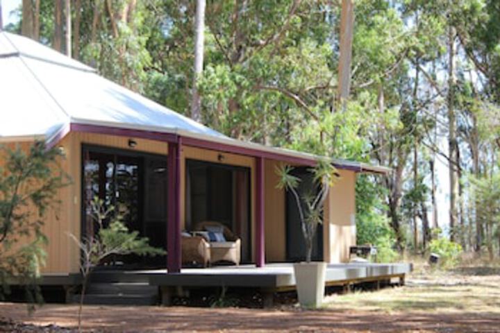  Queensland Tourism