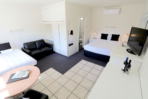 Harbour View Motel - Queensland Tourism 5