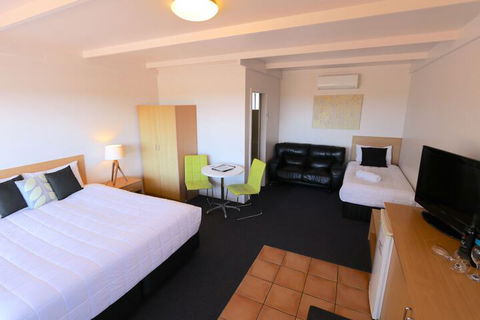 Harbour View Motel - Queensland Tourism 4