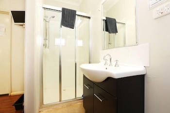 Mia Mia House In The Desert - Queensland Tourism 4
