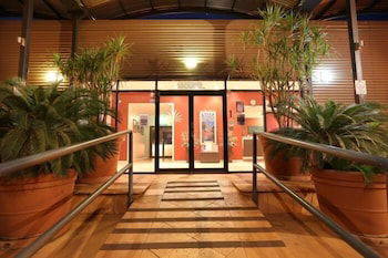 Mia Mia House In The Desert - Queensland Tourism 1