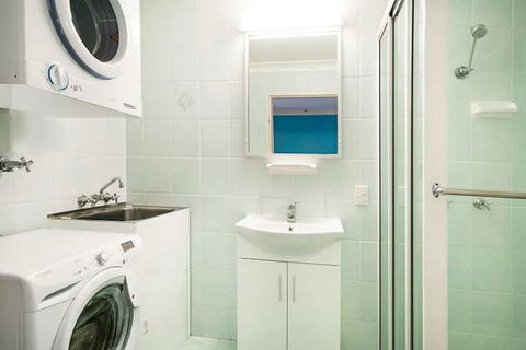 Byron BaySide Central Studio Apartments - Queensland Tourism 7