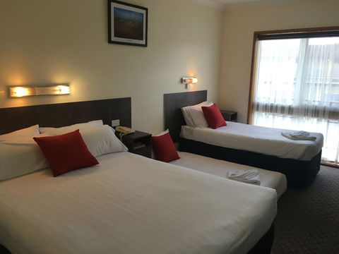 Boulevard Motor Inn - QLD Tourism 3