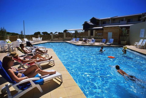 Margarets Beach Resort - QLD Tourism 4