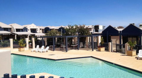 Margarets Beach Resort - QLD Tourism 6