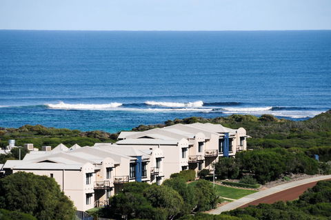 Margarets Beach Resort - QLD Tourism 2