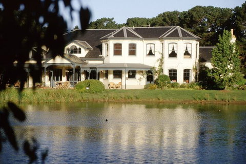 Woodman Estate - Luxury Country House Restaurant & Spa - QLD Tourism 1