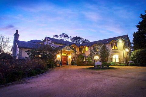 Woodman Estate - Luxury Country House Restaurant & Spa - QLD Tourism 5