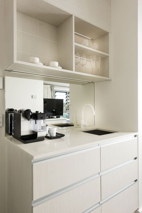 Mangrove Hotel - QLD Tourism 5