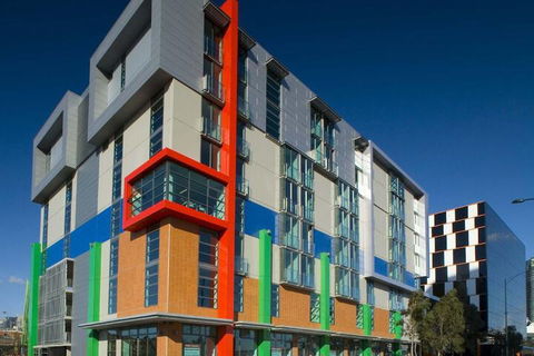 Docklands Private Collection Of Apartments - Digital Harbour - Queensland Tourism 3
