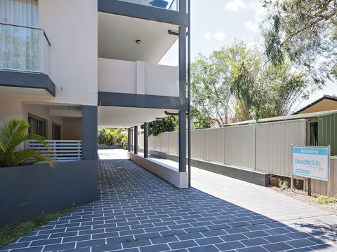 Shoal Bay Beachclub Apartments - QLD Tourism 3