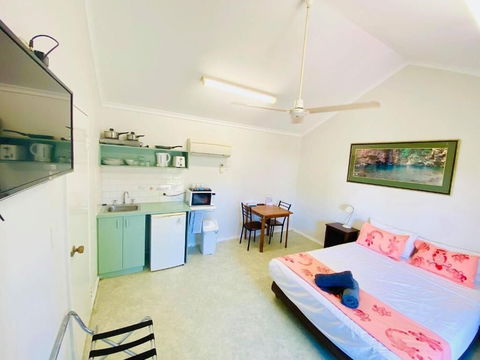 Kununurra Lakeside Resort - QLD Tourism 6
