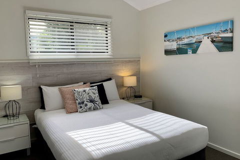 Apollo Bay Waterfront Motor Inn - QLD Tourism 3
