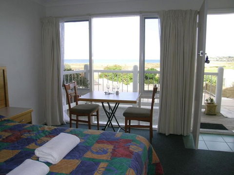 A Great Ocean View Motel - QLD Tourism 4