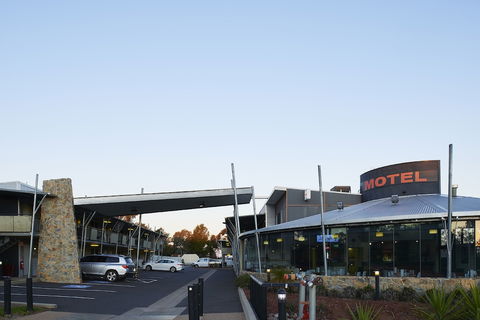 Station Motel Parkes - QLD Tourism 0