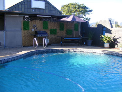Motel Lodge - Queensland Tourism 2