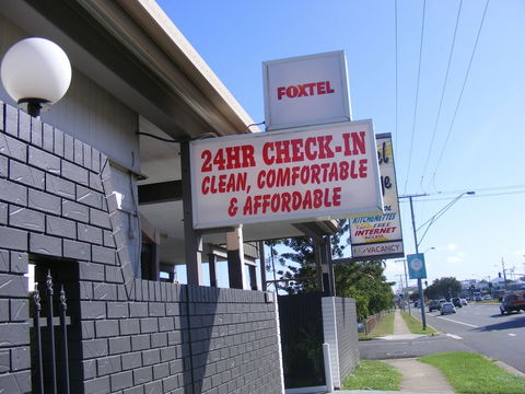 Motel Lodge - Queensland Tourism 0