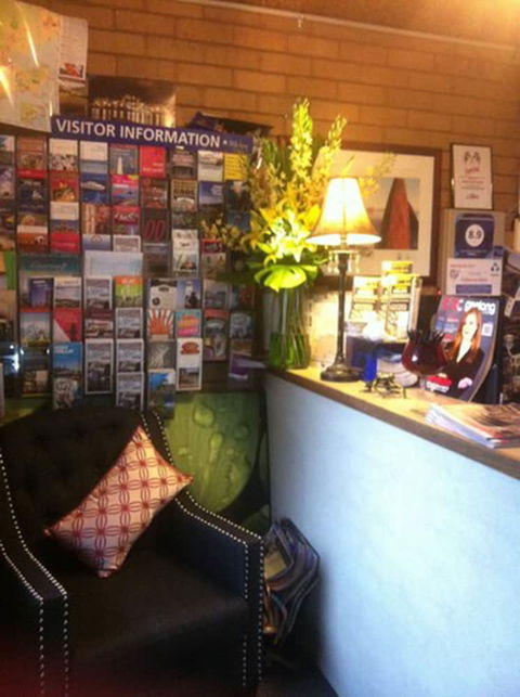 Parkwood Motel And Apartments - QLD Tourism 5