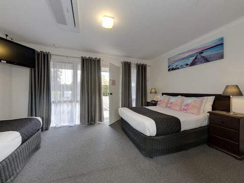 Frankston Motel - Queensland Tourism 3
