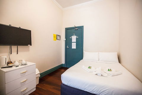 Captain Stirling Hotel - QLD Tourism 4