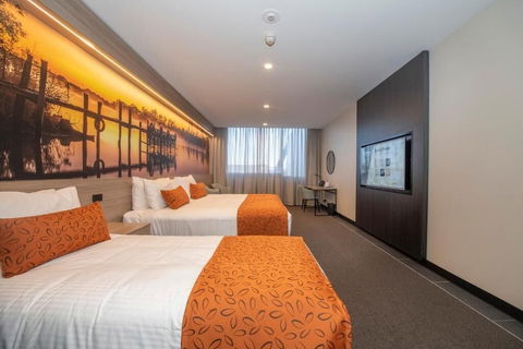 Bridgeport Hotel - Queensland Tourism 5