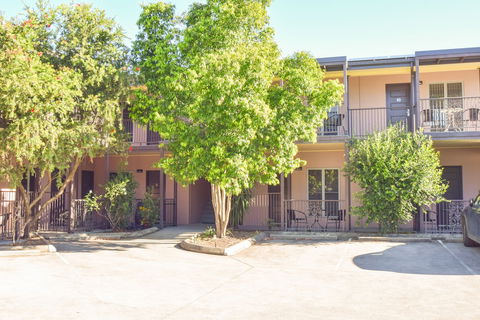 Station Hotel Motel Kurri Kurri - Queensland Tourism 4