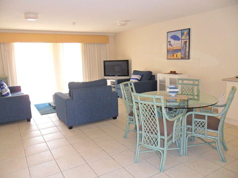 Nelson Bay Breeze Holiday Apartments - QLD Tourism 6