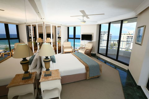Biarritz Apartments - Queensland Tourism 5
