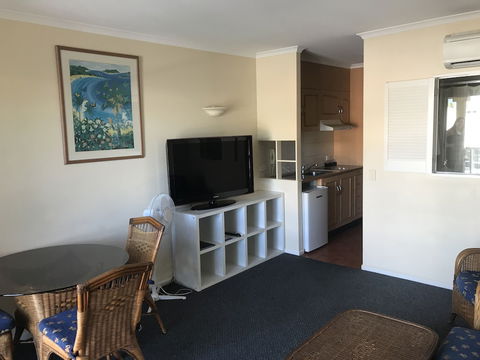 Villa Vaucluse Apartments Of Cairns - QLD Tourism 3