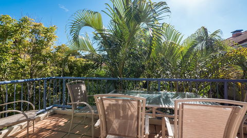 Sanctuary Lake Apartments - Queensland Tourism 1