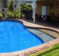 Cotton Tree Beach Motel - Queensland Tourism
