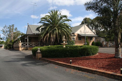 Picton Valley Motel - QLD Tourism 3
