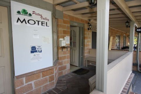 Picton Valley Motel - QLD Tourism 0