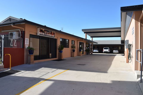 Bluewater Harbour Motel - Queensland Tourism 1