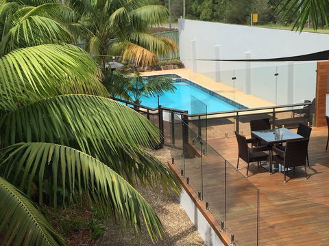 Peninsula Nelson Bay Motel And Serviced Apartments - QLD Tourism 2