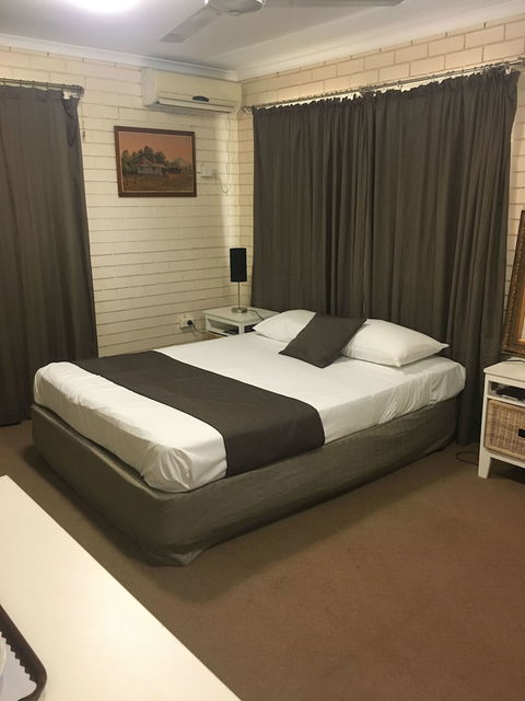 Mid City Motor Inn - Queensland Tourism 6