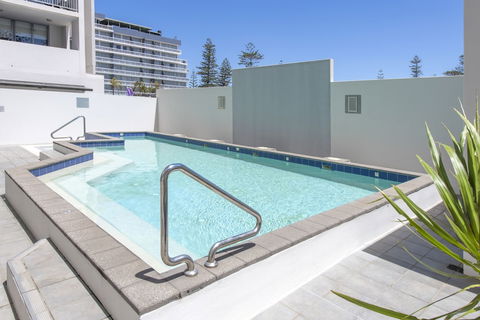 Macquarie Waters Boutique Apartment Hotel - QLD Tourism 3
