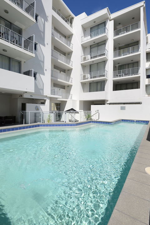 Macquarie Waters Boutique Apartment Hotel - QLD Tourism 1